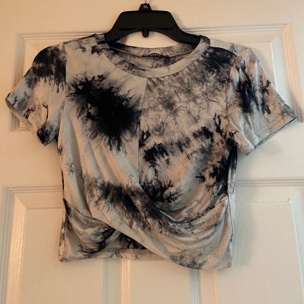 Black and gray tie dye crop top